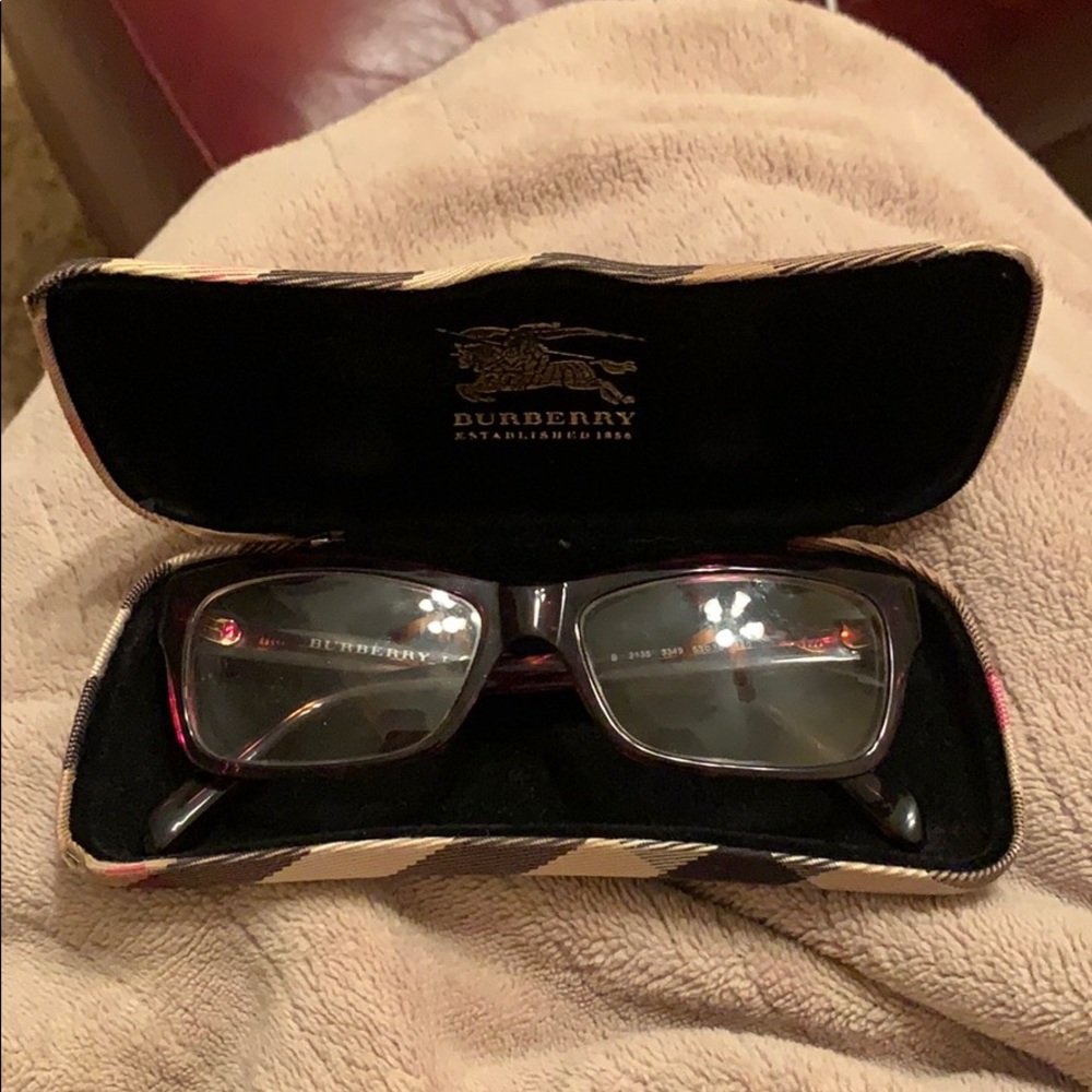 ✨BURBERRY GLASSES✨